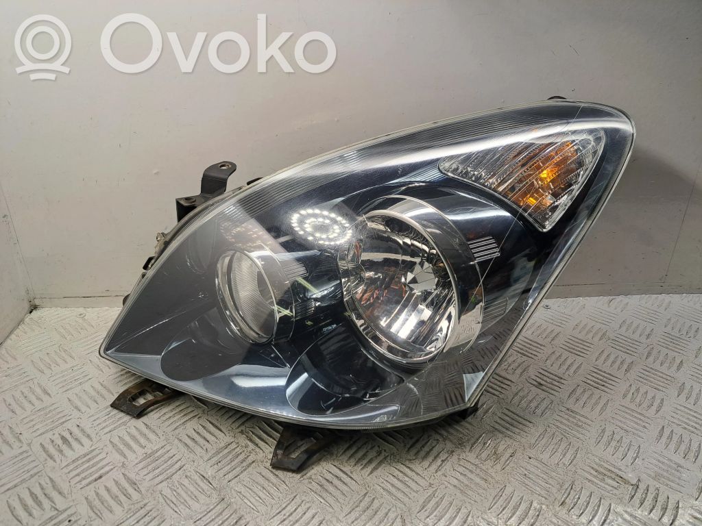 Toyota Corolla Verso AR10 Headlight/headlamp 