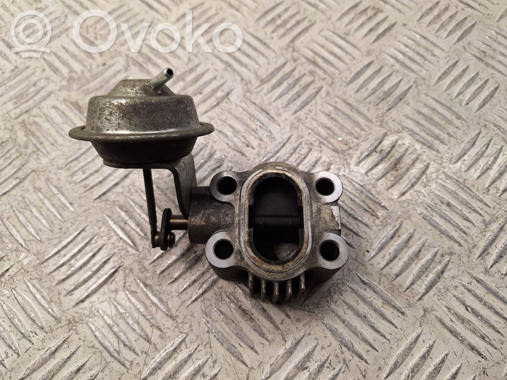 Toyota Verso Zawór EGR 