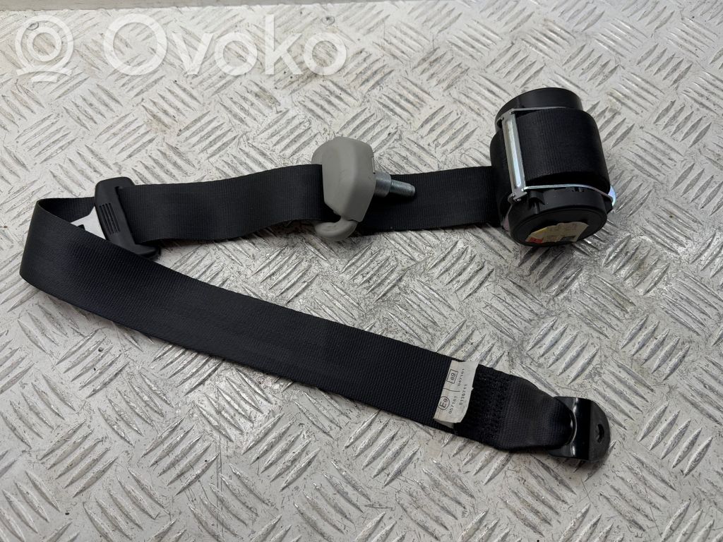 Toyota Verso Pas bezpieczeństwa fotela tylnego 