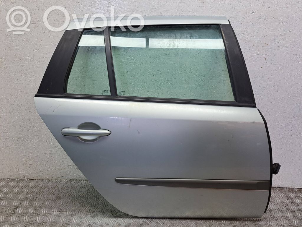 Renault Laguna II Puerta trasera 