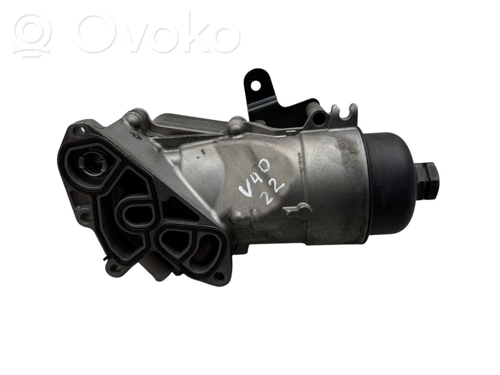 Volvo V40 Oil filter mounting bracket 