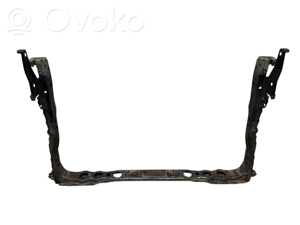 Toyota Verso Pas przedni 
