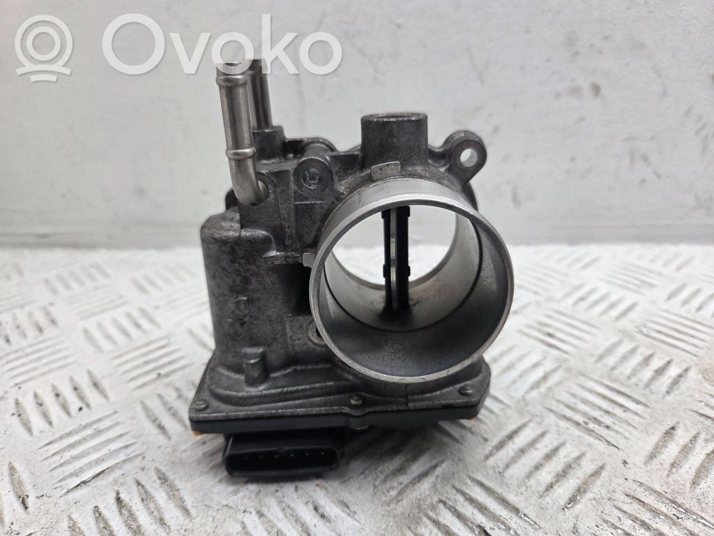 Toyota Avensis T270 Throttle valve 