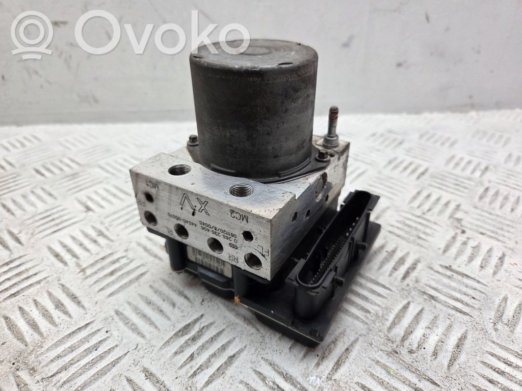 Toyota Avensis T270 ABS Pump 
