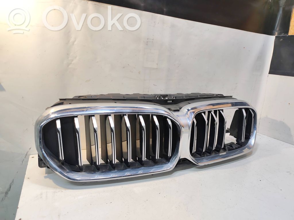 Maskownica / Grill / Atrapa górna chłodnicy   1149051XX,G30LCI,5530273614