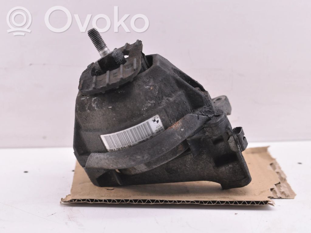 Engine mount bracket   6769874