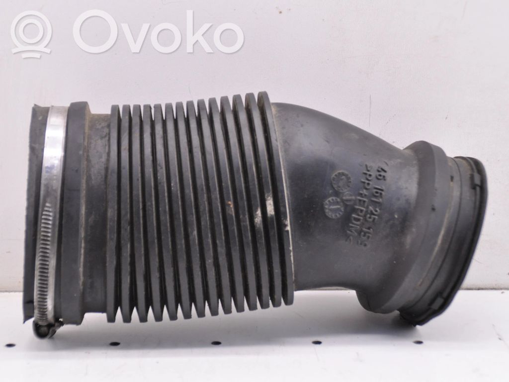 Ford Mondeo MK IV Oro paėmimo kanalo detalė (-ės) 