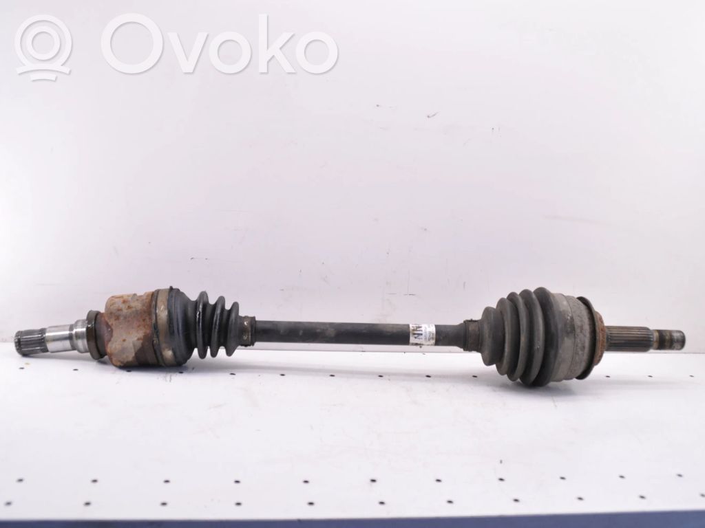 Toyota Yaris Półoś przednia 