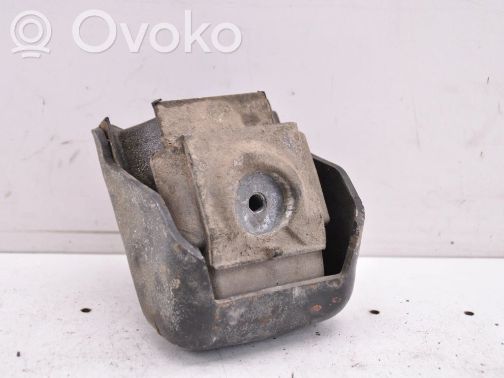 Mercedes-Benz Vito Viano W639 Engine mount bracket 