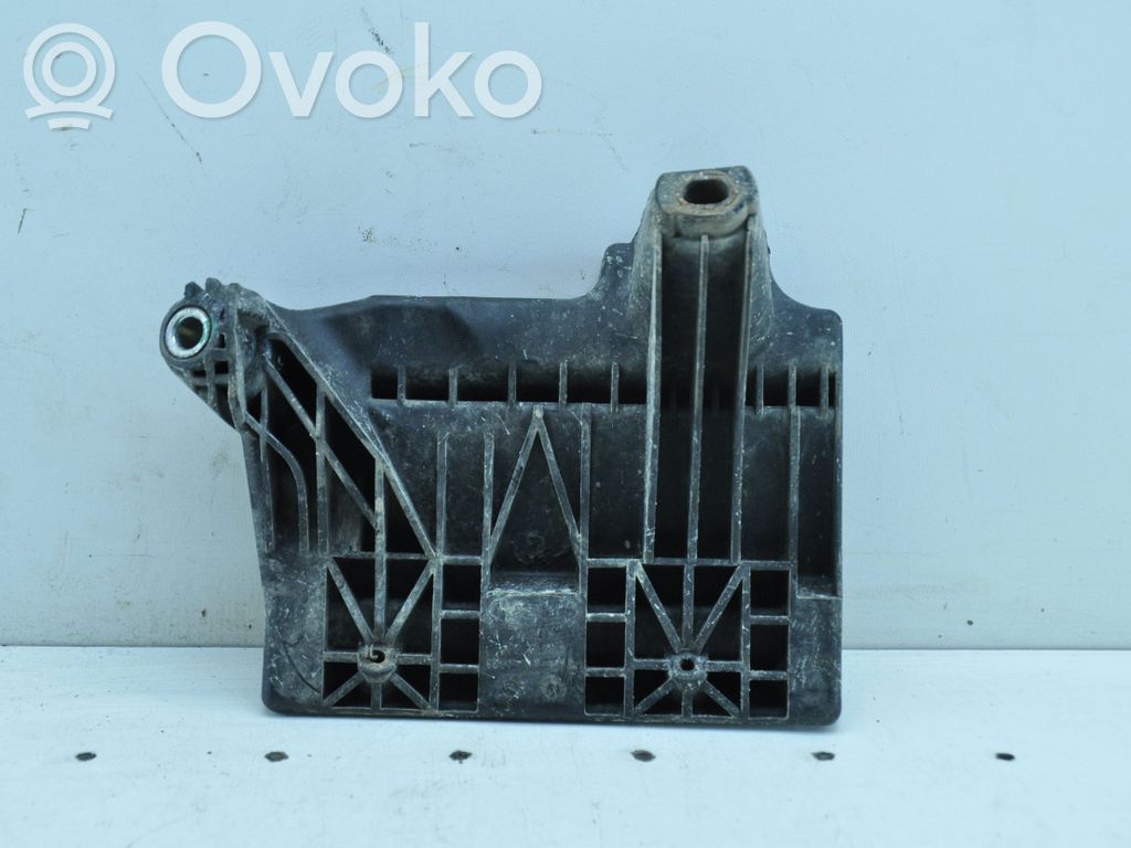 Ford Mondeo MK IV Autres pièces compartiment moteur 