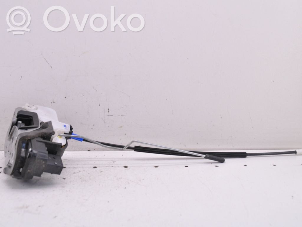 Opel Astra J Front door lock 