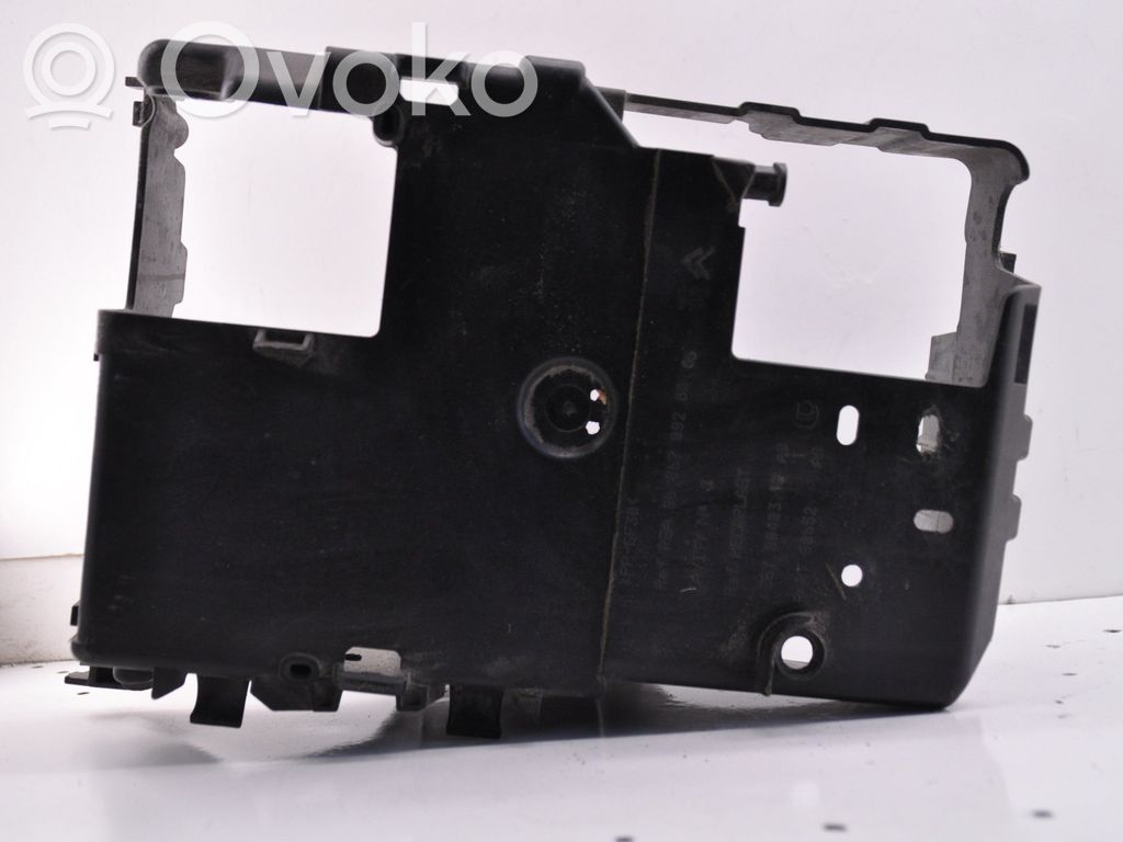 Peugeot 508 II Battery box tray 