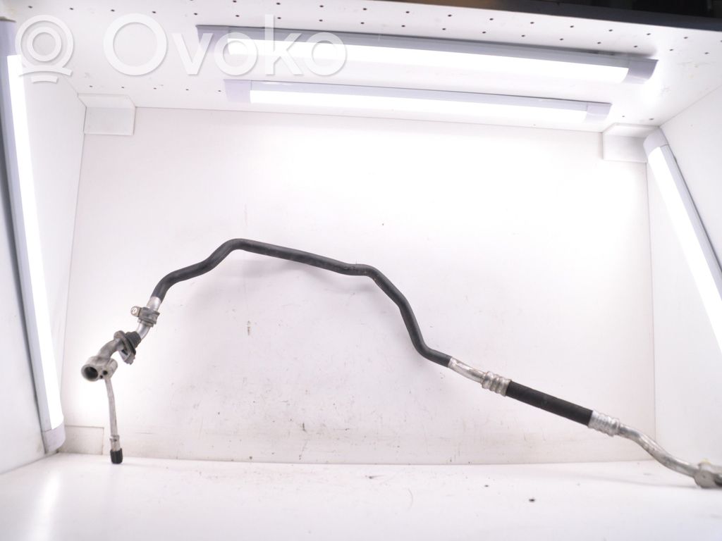 Audi Q7 4L Ilmastointilaitteen putki (A/C) 