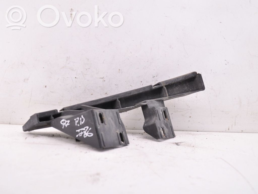 Audi Q7 4L Front bumper mounting bracket 