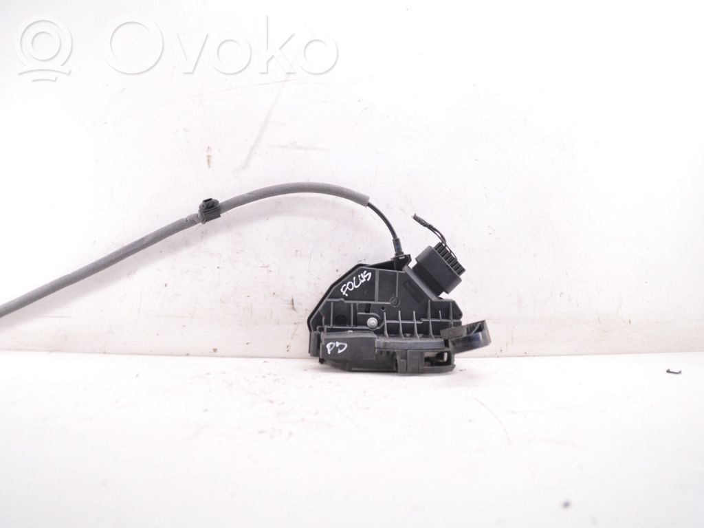 Ford Focus Priekšpusē slēdzene 