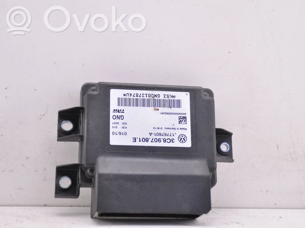 Volkswagen PASSAT B6 Rear brake EMF control unit/module 