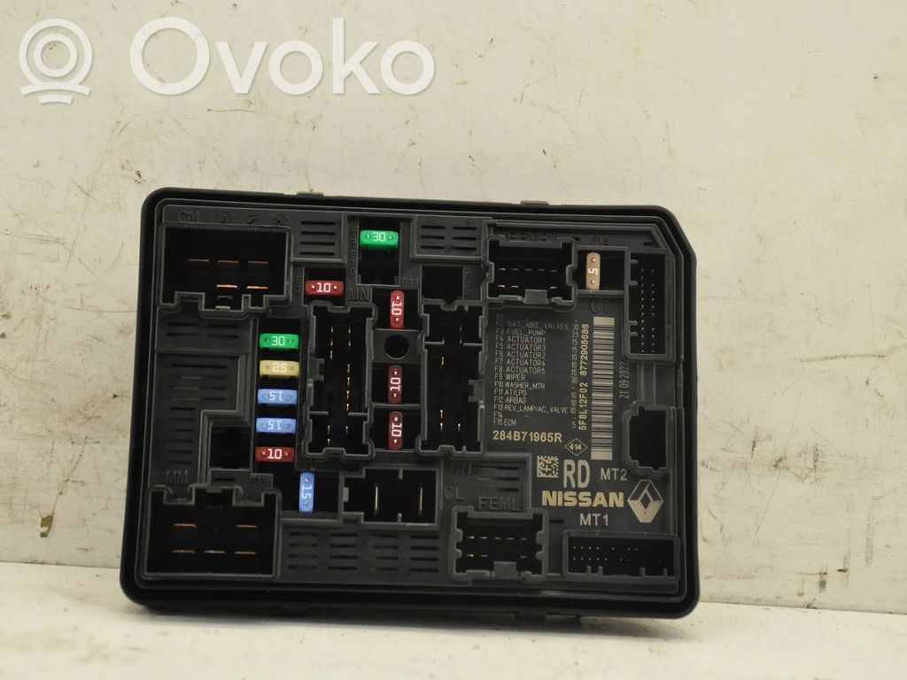 Dacia Sandero III Fuse module 