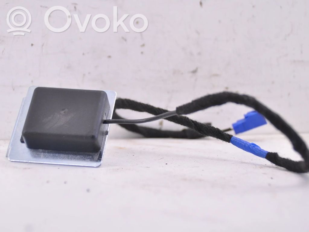 Dacia Sandero III Aerial antenna amplifier 