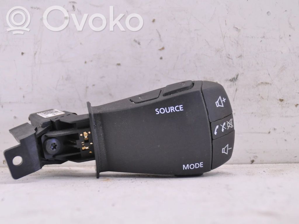Dacia Sandero III Interruptores/botones de la columna de dirección 