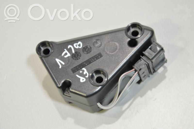 Multimedijos kontroleris   1K0035463D