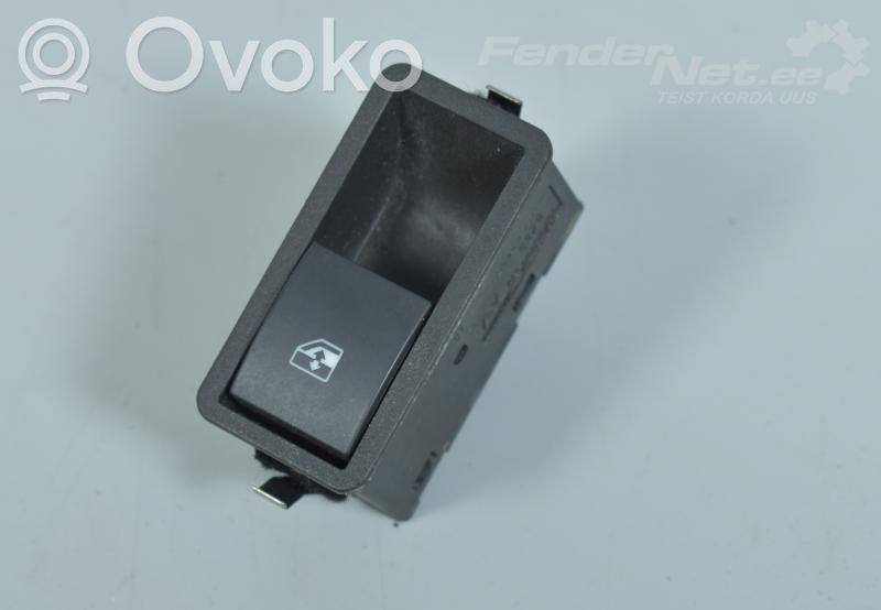 Opel Zafira B Electric window control switch 