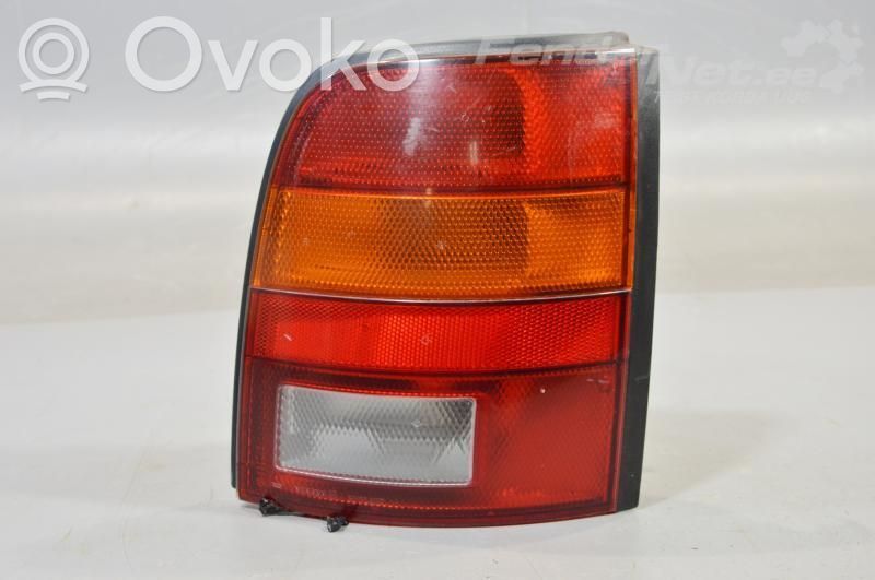 Nissan Micra Aizmugurējais lukturis virsbūvē 