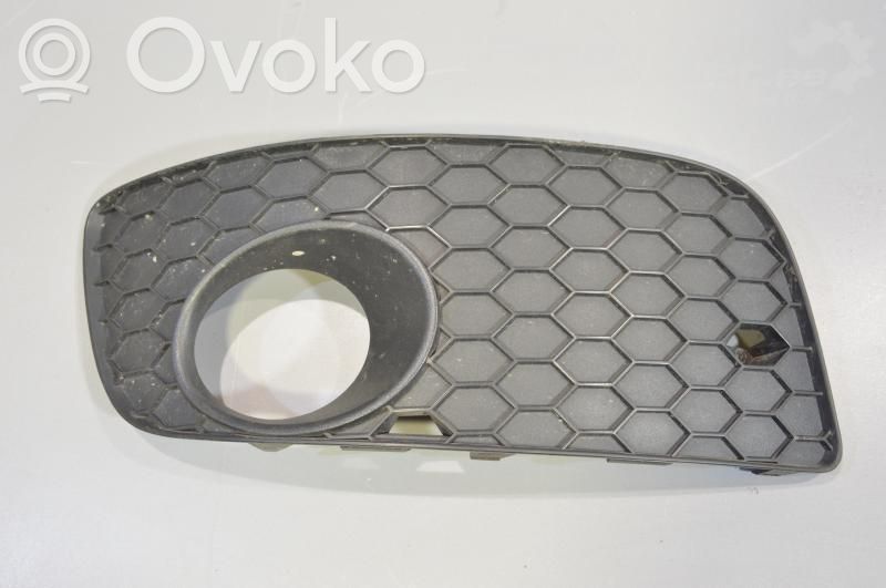Etusumuvalon ritilä   1K0853666P9B9