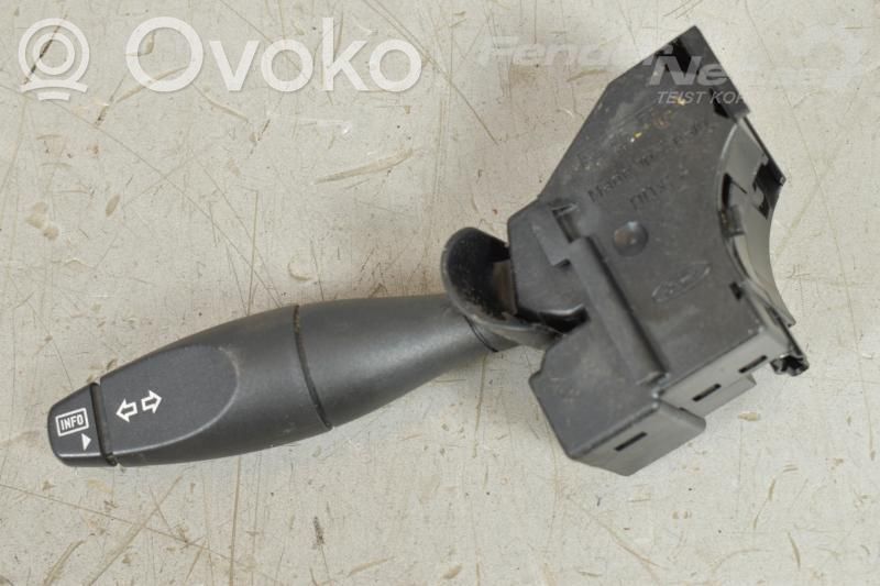 Ford Focus Interruptor/palanca de limpiador de luz de giro 