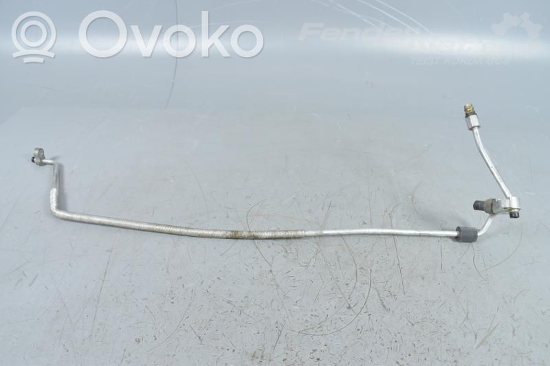 BMW 5 E39 Ilmastointilaitteen putki (A/C) 