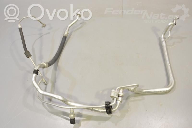 Ilmastointilaitteen putki (A/C)   5Q0820743E