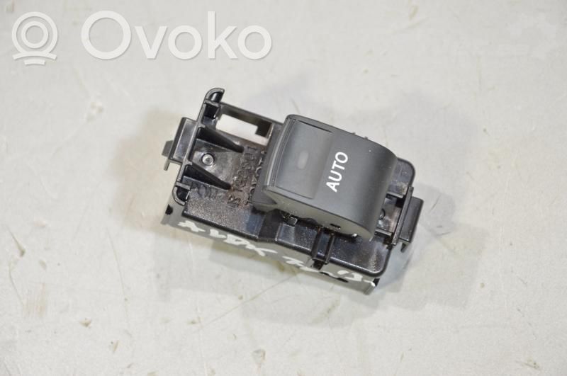 Toyota Auris E180 Electric window control switch 