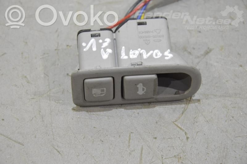 Hyundai Sonata Interruptor de apertura del depósito de combustible 
