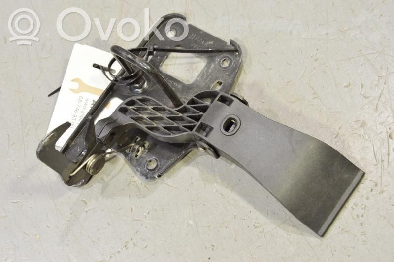 Engine bonnet/hood lock/latch loop/hook   8R0823480A