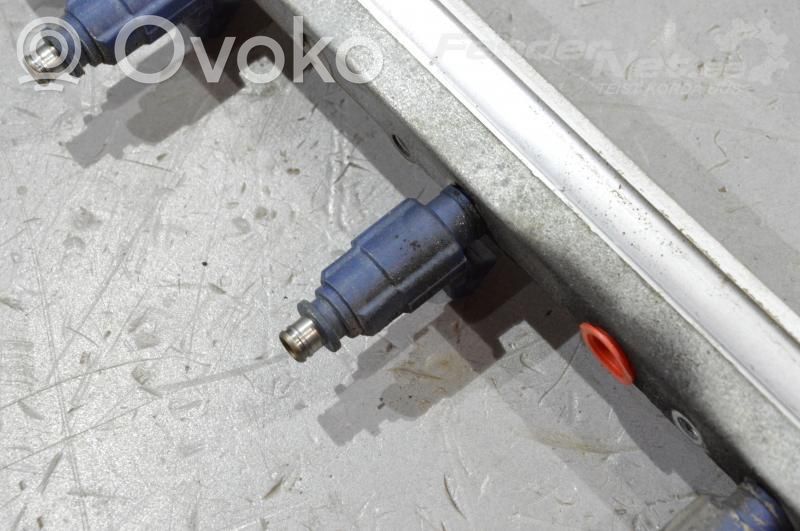 Volvo S80 Polttoainesuutin 