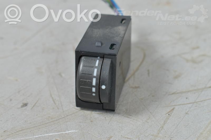 Subaru Outback Panelės apšvietimo reguliavimo jungtukas 