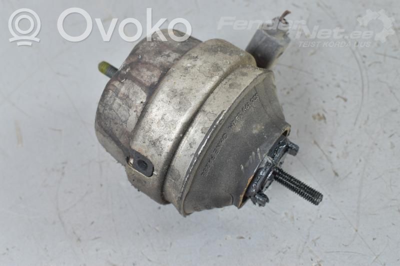Engine mounting bracket   4B0199379E