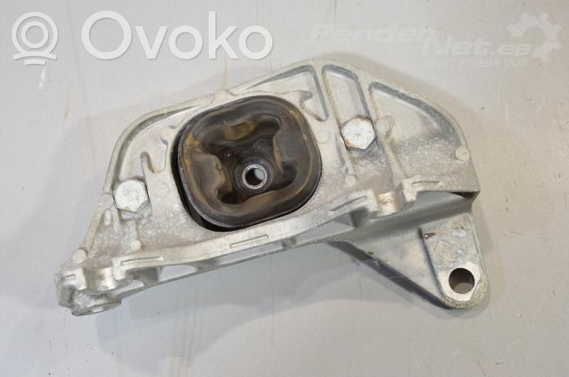 Dacia Duster Engine mounting bracket 