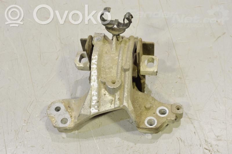 Peugeot 407 Engine mounting bracket 