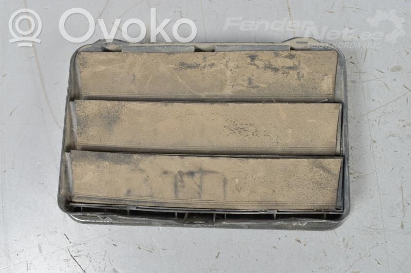 BMW X5 E53 Quarter panel pressure vent 