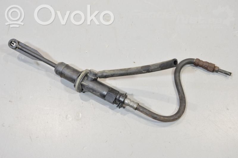Dacia Duster Główny cylinder sprzęgła 
