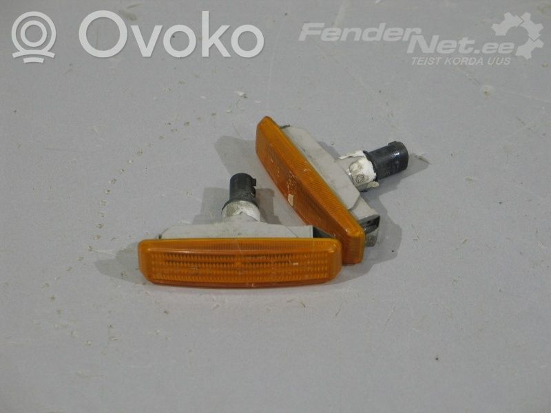 Front indicator light   8360589
