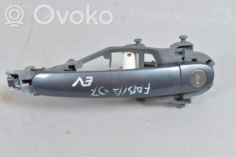 Skoda Fabia Mk2 (5J) Klamka/wspornik zewnętrzny drzwi tylnych 