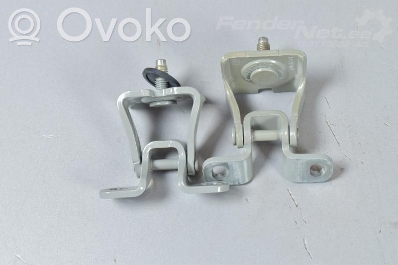 Tailgate/trunk/boot hinge   5G6827301C
