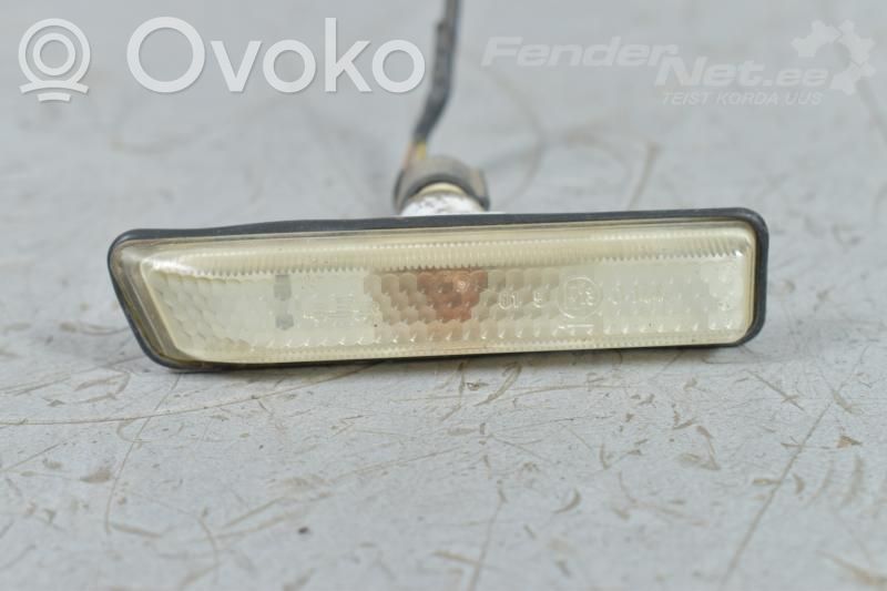 BMW X5 E53 Front fender indicator light 