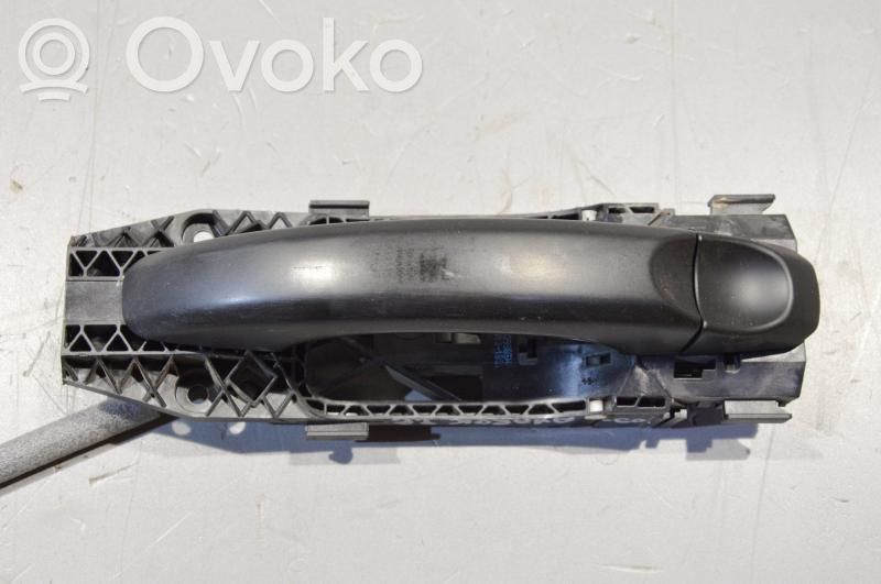 Volkswagen Amarok Rear door exterior handle/bracket 