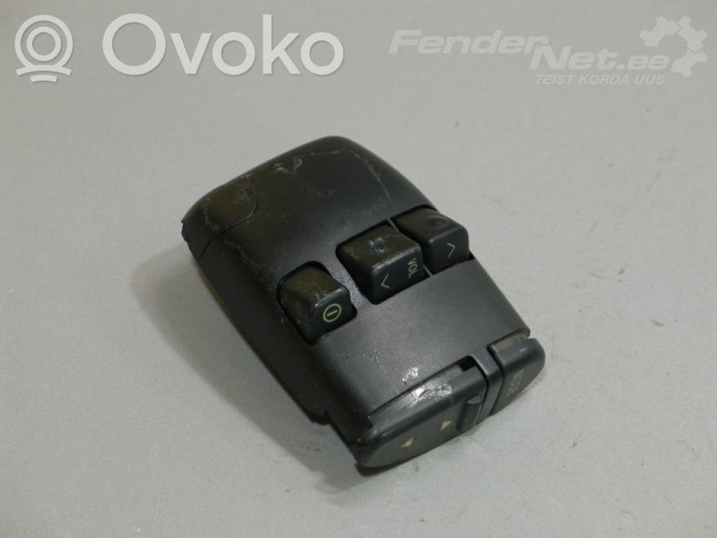 Toyota Avensis T220 Przełącznik / Przycisk kierownicy 