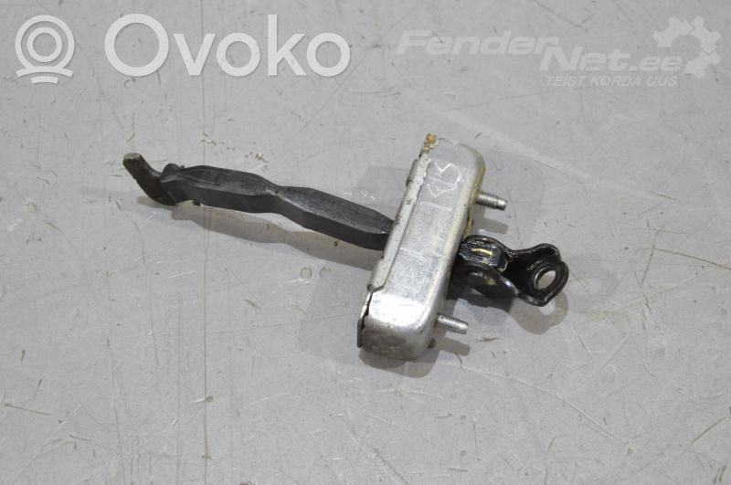 Toyota Corolla E120 E130 Takaoven pidätin 