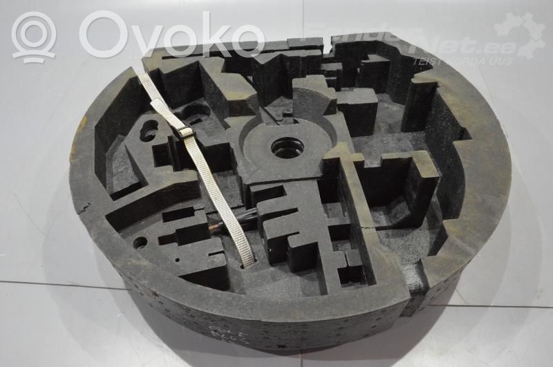 Volkswagen Golf Plus Tool box 