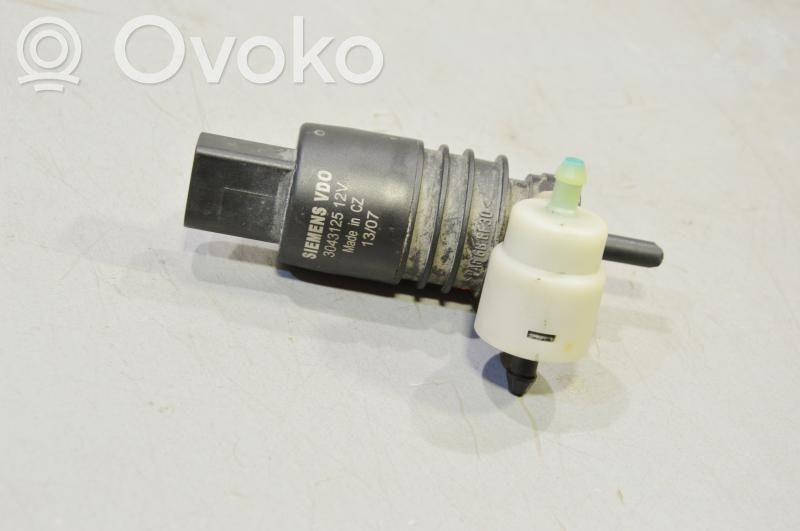 Mitsubishi Outlander Windscreen/windshield washer pump 