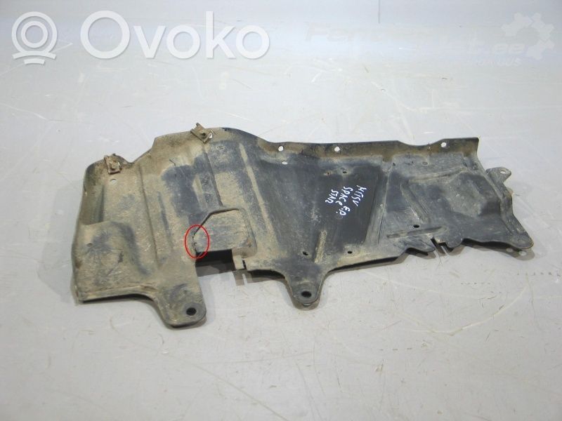 Mitsubishi Space Star Variklio dugno apsauga 